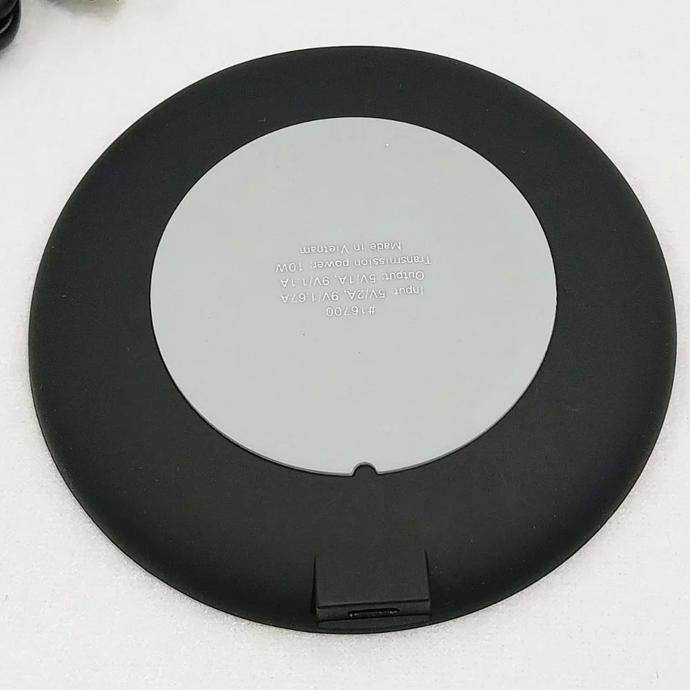 Pugs Wireless Charging Pad 2A Output Black & White New‎ With Box #1332
